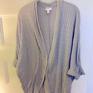 LULAROE size medium grey Tracy cardigan